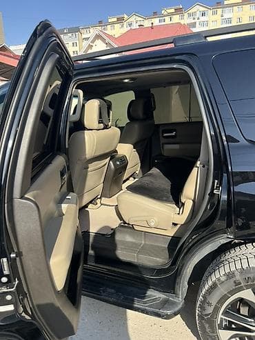 семиместные внедорожники: Toyota Sequoia: 2008 г., 5.7 л, Автомат, Бензин, Внедорожник — 7