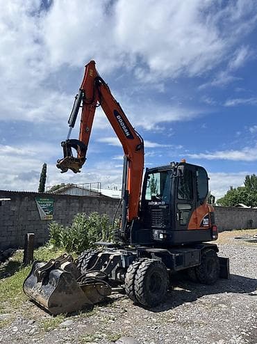 арзан машине: Экскаватор, Doosan, Дөңгөлөктүү — 4