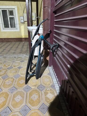 трёхколёсный самокат: Снегокат хорошем состоянии с 5до 15лет до 50 кг выдерживает — 2