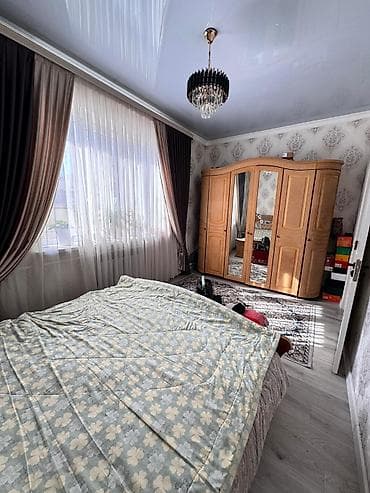 продайу дом: Срочно продаю 2х ЭТАЖНЫЙ ДОМ!, ж/м Ала-Тоо, ул.Маймак, участок 5 — 10