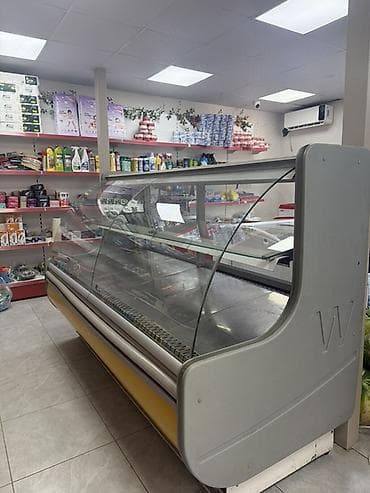 Холодильное оборудование: 🧊 Холодильная витрина б/у Продаётся холодильная витрина для — 2