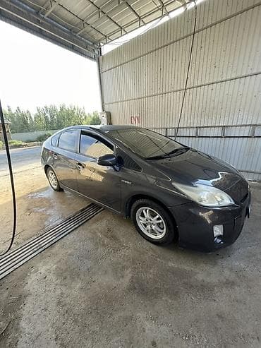 Унаа: Toyota Prius: 2010 г., 1.8 л, Вариатор, Гибрид, Хетчбек — 1