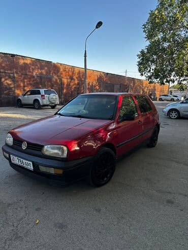 Volkswagen Golf: 1993 г., 1.8 л, Механика, Бензин, Хэтчбэк