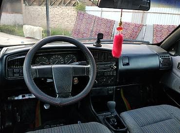 Унаа: Volkswagen Passat: 1991 г., 1.8 л, Кол менен иштөөчү, Бензин, Седан — 5