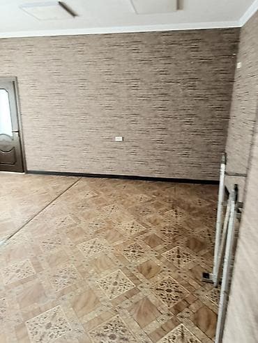 лавка для мороженого: Сдается в аренду Коммерческие помещения у дороги, на первой линии — 2