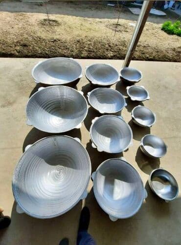 12 литров до 250 литров крышка есть железная продается отдельно