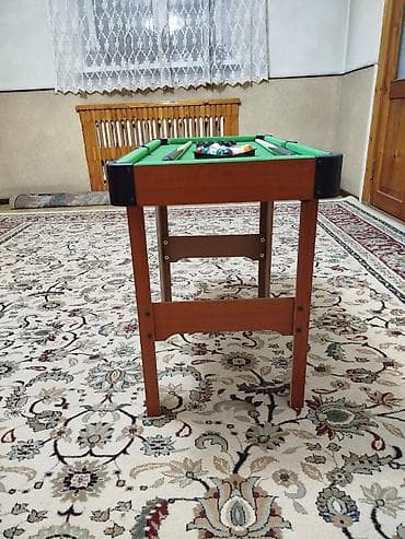 детский бильярд: Мини-бильярдный стол с комплектом аксессуаров - Компактный напольный — 2