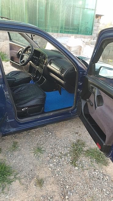 volkswagen venta: Volkswagen Vento: 1996 г., 1.8 л, Механика, Бензин, Седан — 7