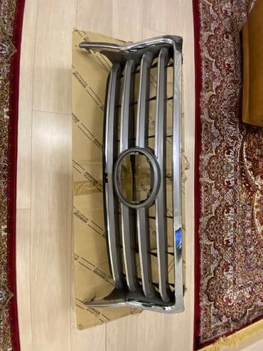 Кузовные детали: Решетка радиатора Lexus — 1