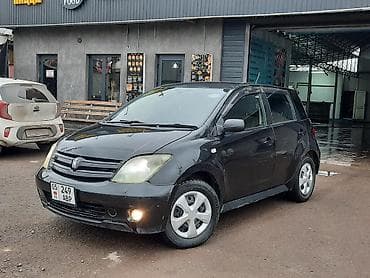 Toyota: Toyota Ist: 2003 г., 1.5 л, Автомат, Бензин, Хэтчбэк — 2