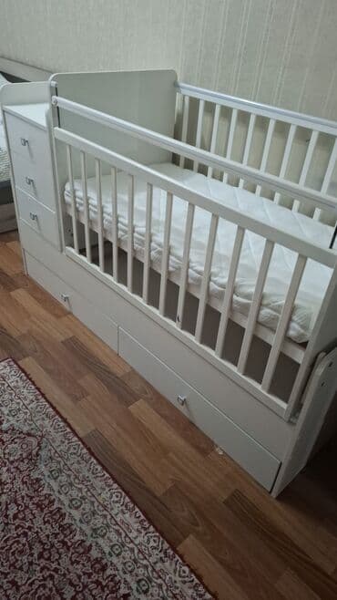 кровать для дачи: Манеж-кровать, Б/у, С комодом — 2