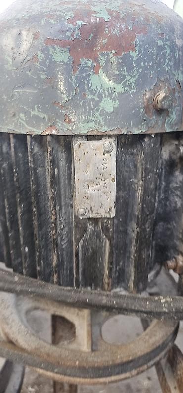 Компрессорлор: Самодельная зернодробилка/кормодробилка на раме. - Электропривод — 4