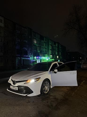 кузов портерге: Toyota Camry: 2018 г., Автомат, Бензин, Седан — 4