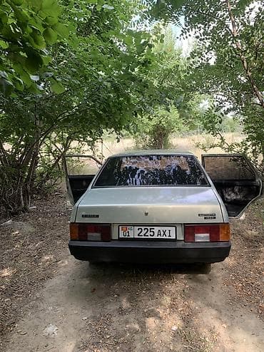 салон 2106: ВАЗ (ЛАДА) 21099: 2000 г., 1.5 л, Механика, Бензин, Седан — 3