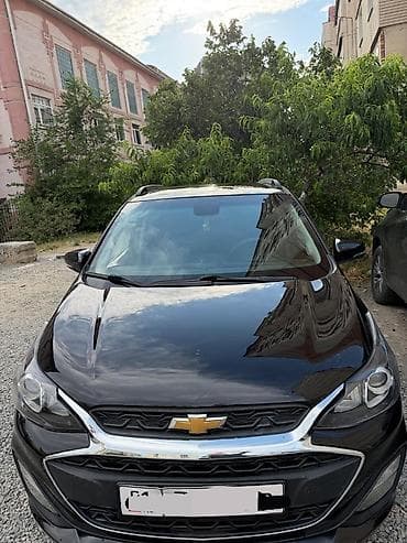 Продажа авто: Chevrolet Spark: 2017 г., 1 л, Робот, Бензин, Хэтчбэк — 2