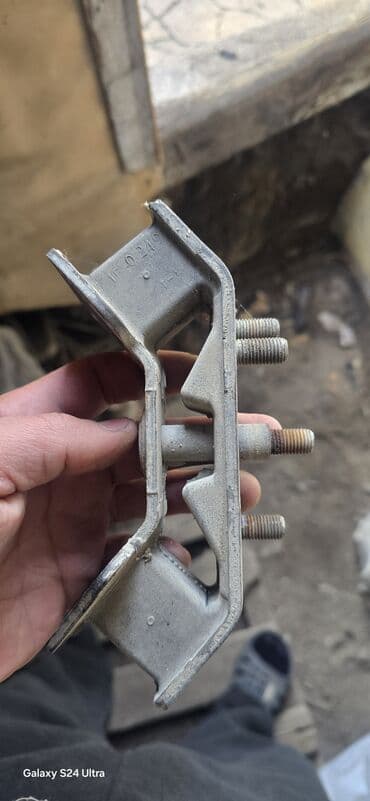 субару б4 купить в бишкеке: Продаю запчасти от Субару аутбек 2006 год. передний пружина,подушка — 8