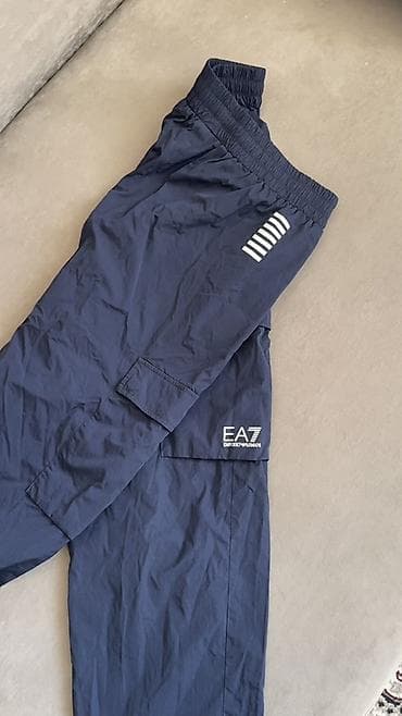 шым мужской: EA7 Emporio Armani брюки-карго, темно‑синие. - Модель — 5