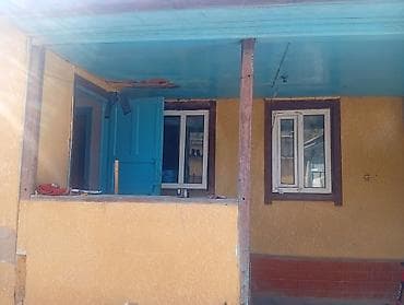 домик на дачу: Продаётся частный дом с двором и хозяйственным блоком. Дом находится — 8