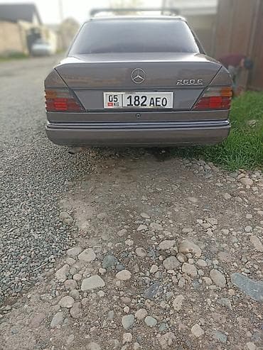 124 е 500: Mercedes-Benz W124: 1990 г., 2.6 л, Ручные, Бензин, Седан — 5