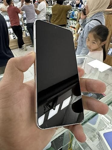 самсунк 8: Samsung Galaxy S22, Б/у, 256 ГБ, цвет - Белый, 2 SIM — 3