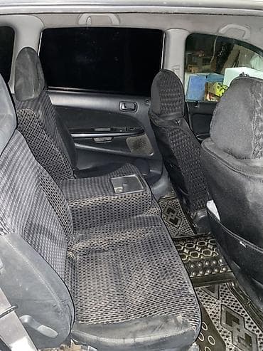step wgn: Honda Stream: 2002 г., 2 л, Автомат, Бензин, Минивэн — 8