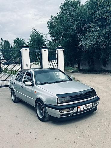 Volkswagen Vento: 1995 г., 1.8 л, Кол менен иштөөчү, Бензин, Седан — 3