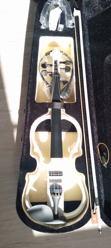 Электроскрипка - Тип: 4‑струнная электроскрипка формата 4/4 - Цвет