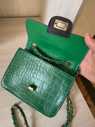 сумка клатч б у: Продам сумку
Состояние отличное 
Турецкое производство
Ширина 16 см — 3