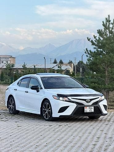 Toyota Camry: 2018 г., 2.5 л, Автомат, Бензин, Седан at lalafo.kg Toyota Camry: 2018 г., 2.5 л, Автомат, Бензин, Седан