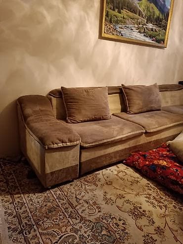 Прямой диван, Б/у — 2