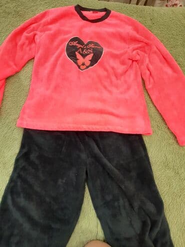 лыжная форма: Продаю спортивный костюм в хорошем состоянии, почти не носили. Размер — 1