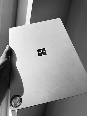 Продам Microsoft Surface Laptop 3 Процессор: Intel Core i5-1035G7