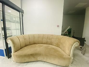 sofa bed: Элегантный изогнутый диван в классическом стиле. - Форма — 2