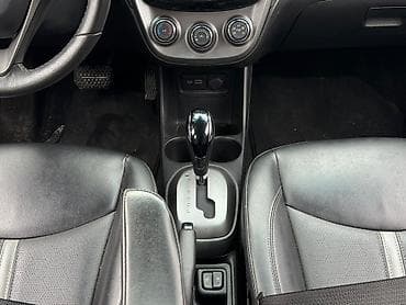techno spark: Chevrolet Spark: 2020 г., 1 л, Вариатор, Бензин, Хэтчбэк — 5