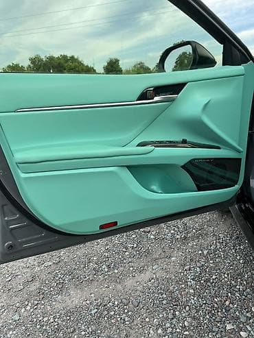 машина в идеальном состоянии: Toyota Camry: 2019 г., 2.5 л, Вариатор, Гибрид, Седан — 10