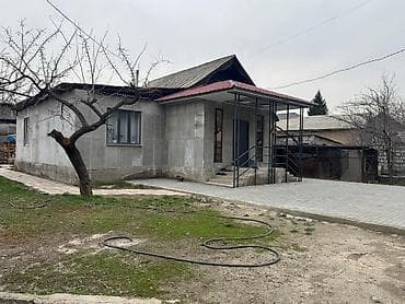 💫 Срочно продается Дом !!! 📍 Район : Карагачевая Роща 📐 Площадь at lalafo.kg 💫 Срочно продается Дом !!! 📍 Район : Карагачевая Роща 📐 Площадь