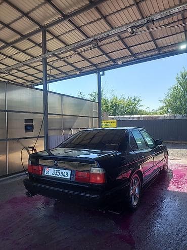 BMW 5 series: 1990 г., 2 л, Механика, Бензин, Седан