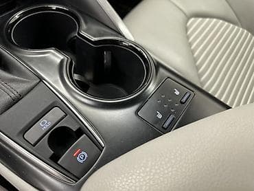 Toyota Camry: 2020 г., 2.5 л, Автомат, Бензин, Седан — 7