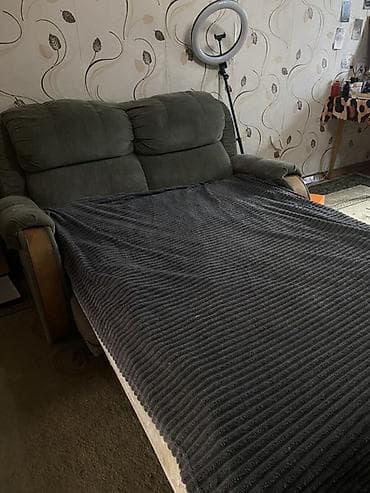 спальный гарнитур италия дерево: Спальный гарнитур и мягкая мебель для комнаты: - Двуспальная кровать — 3