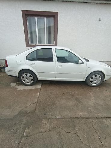 honda mobilo: Volkswagen Bora: 2001 г., Седан — 4