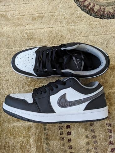 ecco 42: Стильные мужские кеды чёрного цвета, новые. Качество отличное. 42 — 2