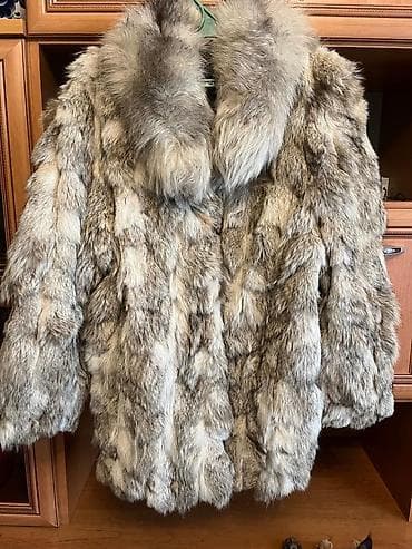 Натуральная меховая шуба из серебристо-серого меха (похожа на