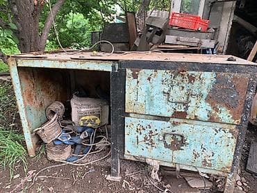 слесарный стол: Шкаф для инструментов, В наличии — 2