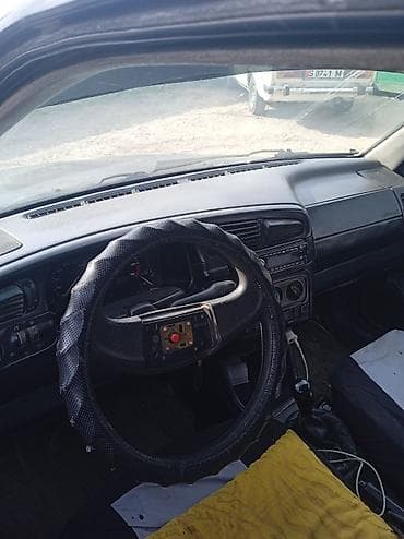 Volkswagen Vento: 1994 г., 2 л, Ручные, Бензин, Седан