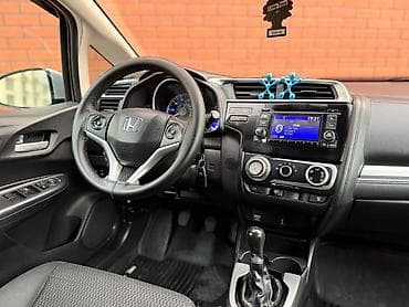 Унаа: Honda Fit: 2017 г., 1.5 л, Кол менен иштөөчү, Бензин, Хетчбек — 7