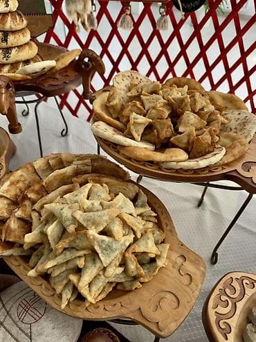 буу сервант: “НУКУРА ЭТНО ФУРШЕТ”🇰🇬🇰🇬🇰🇬🇰🇬 Сегодня стали частью мероприятия в школе — 10