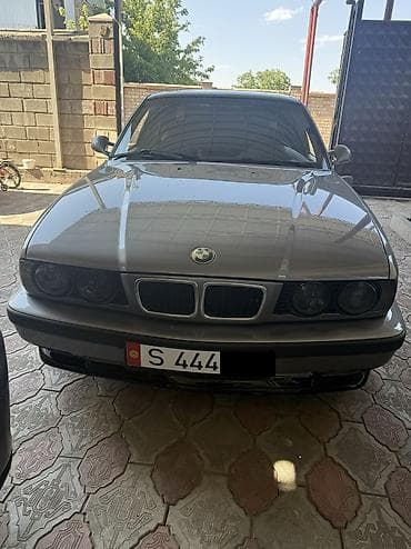 BMW 5 series: 1993 г., 4.4 л, Механика, Бензин, Седан