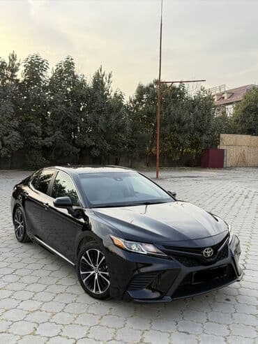 Toyota Camry: 2020 г., 2.5 л, Автомат, Бензин, Седан