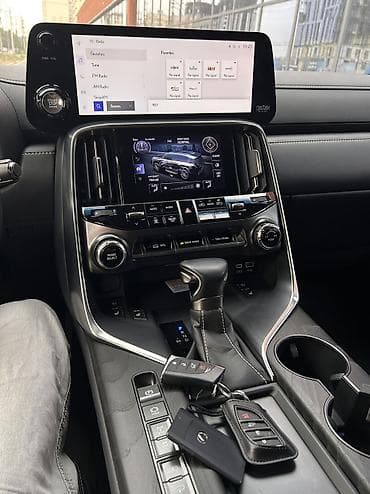Lexus LX: 2022 г., 3.5 л, Автомат, Бензин, Внедорожник — 7