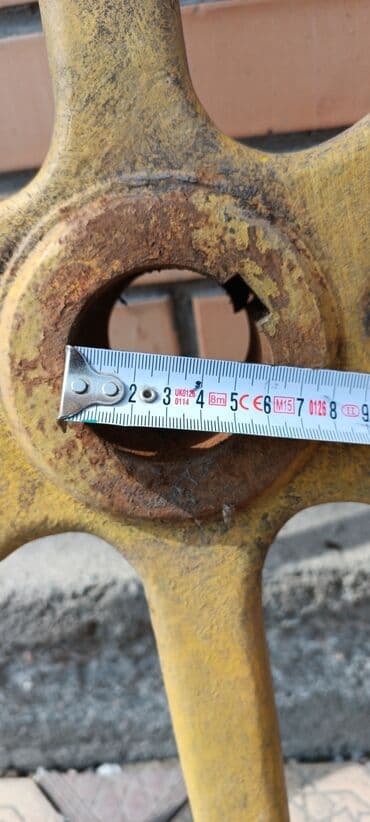 купить мини оборудование для производства туалетной бумаги: Шестерня от шерстичесальной оборудовании. диаметр 90 см. Есть 3 шт — 6